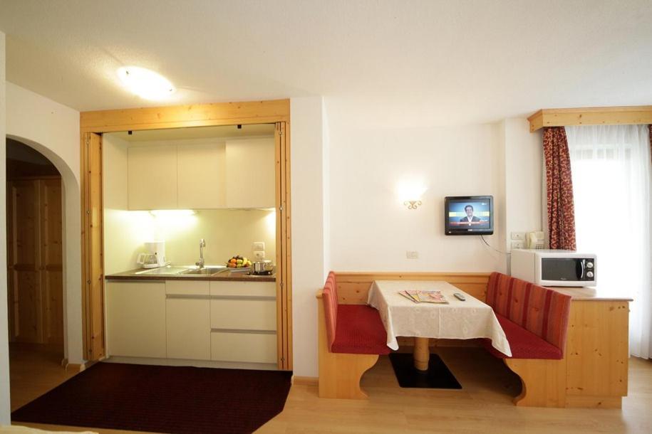 Apartments Lasteis Ла Вилла Экстерьер фото