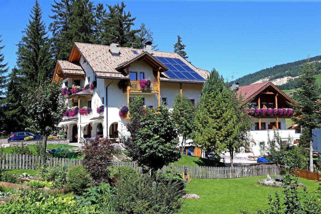 Apartments Lasteis Ла Вилла Экстерьер фото